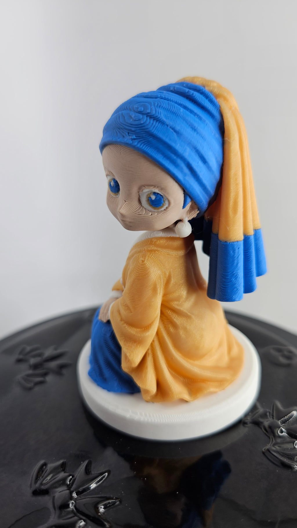 The Girl with the mini Pearl Earring