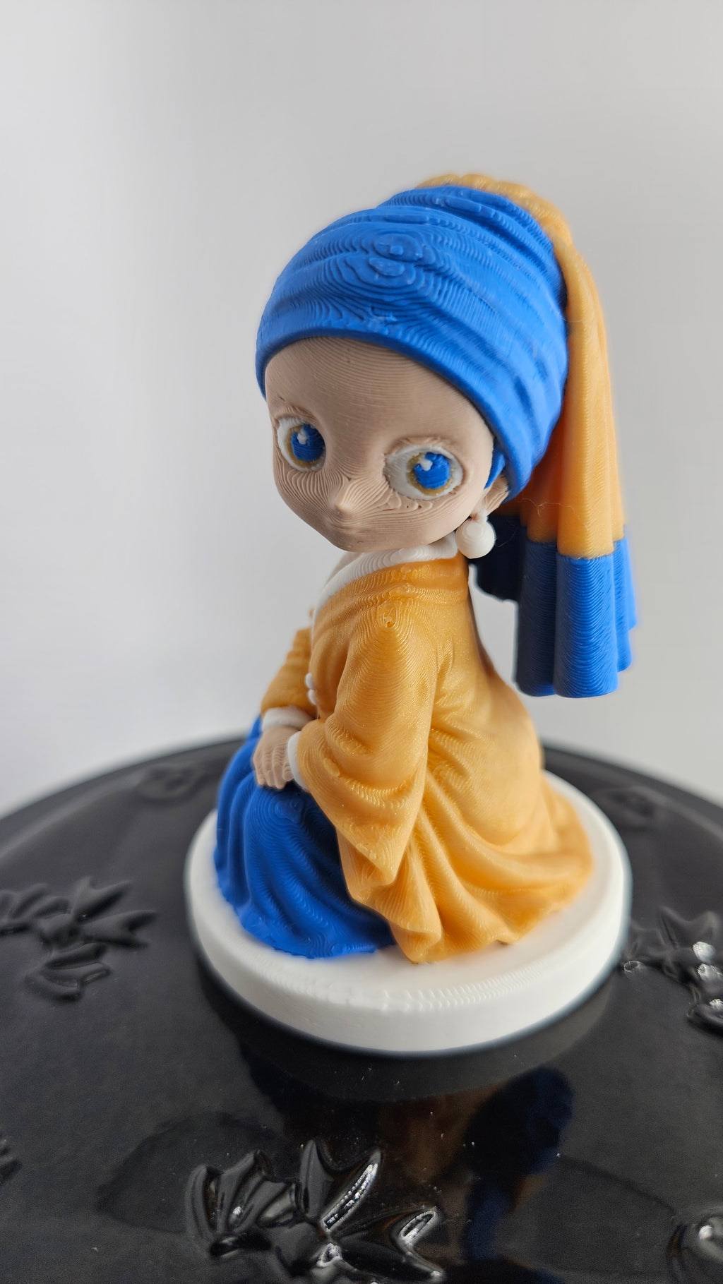 The Girl with the mini Pearl Earring