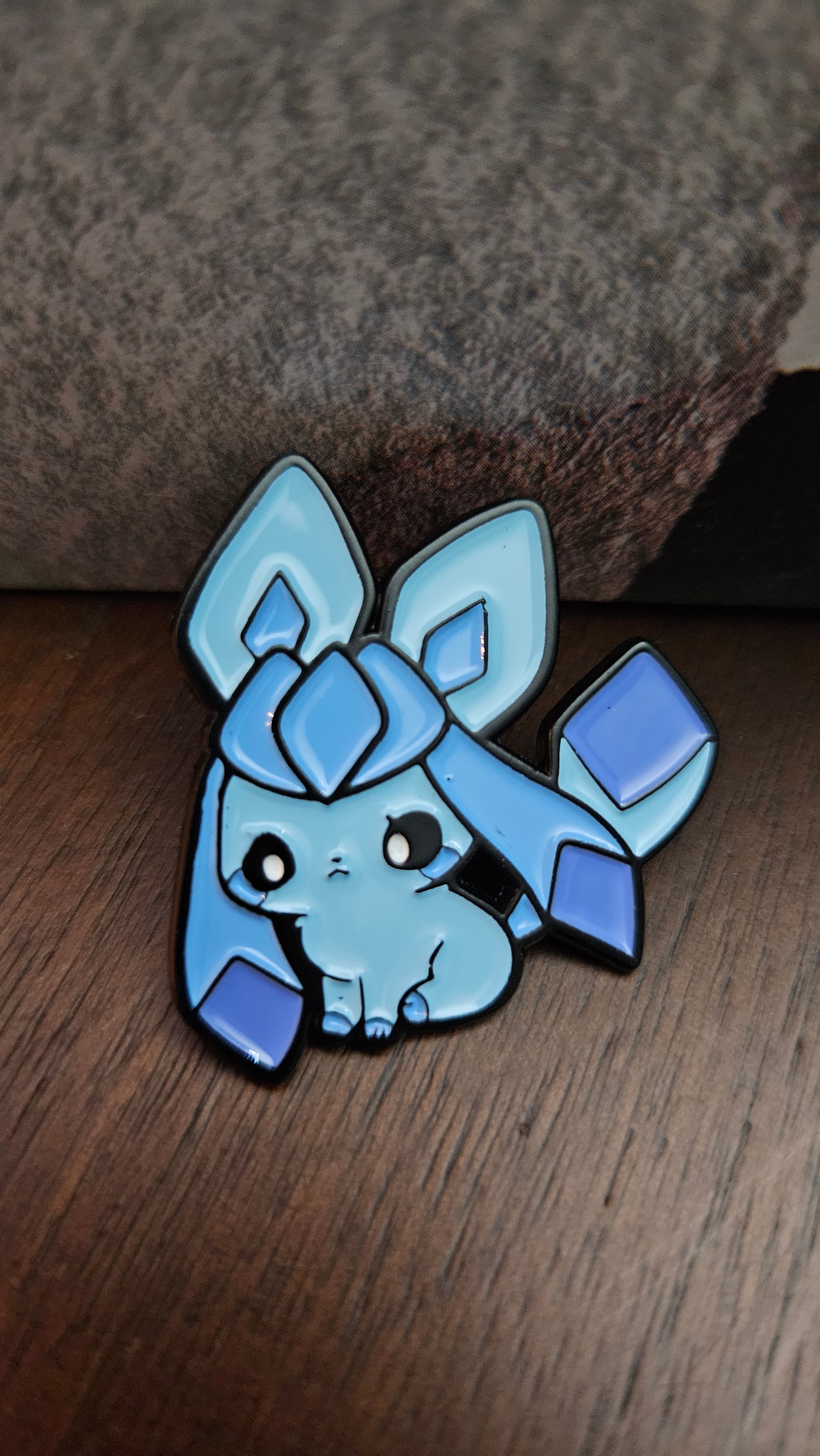 Glaceon Enamel Pin