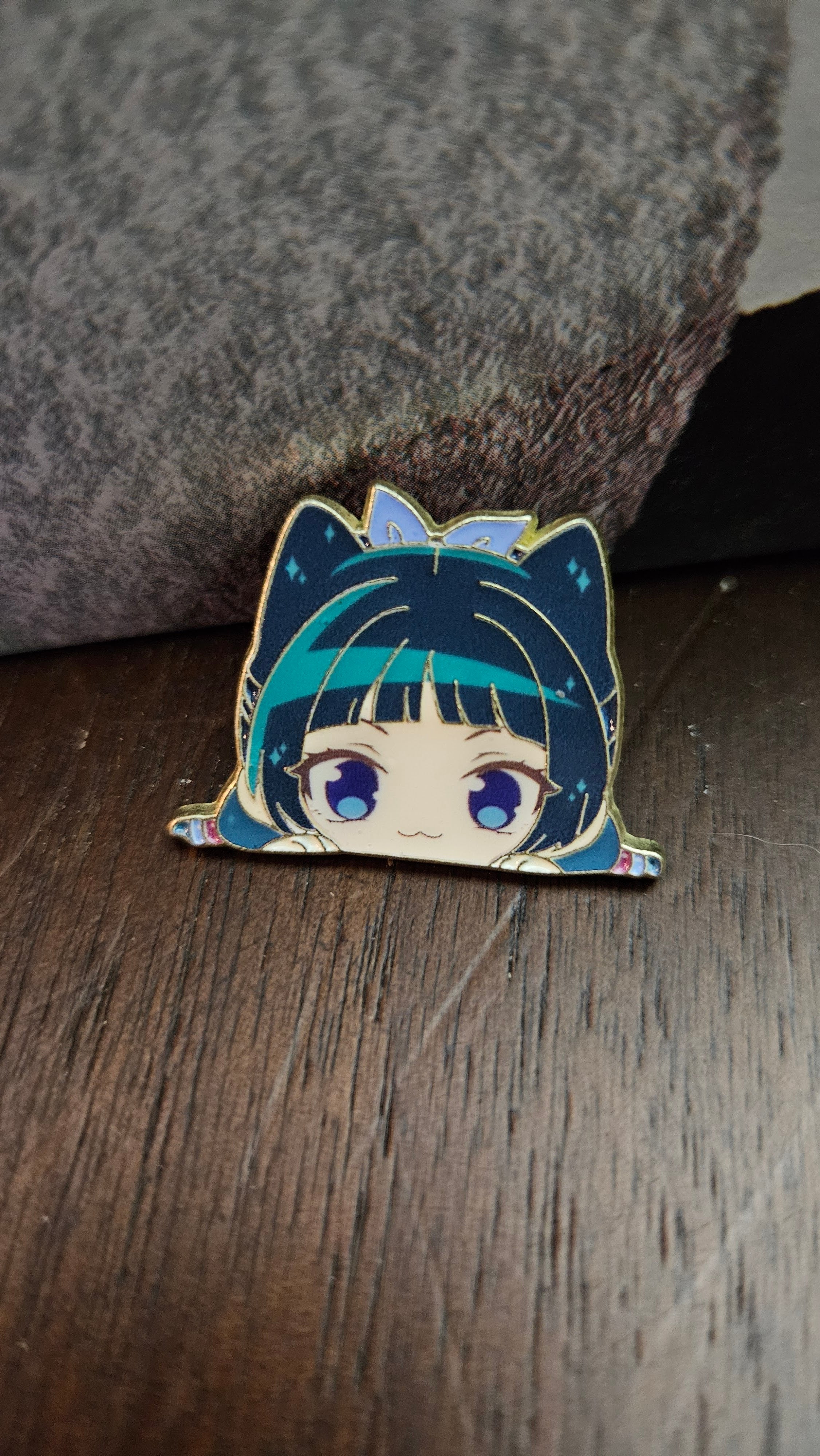 Peeking Maomao Enamel Pin